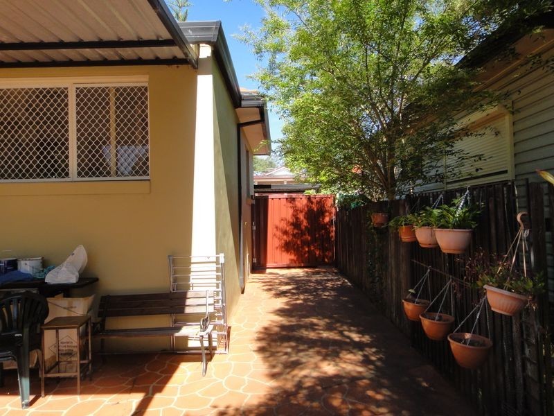 8 Haughton Street, Carramar NSW 2163