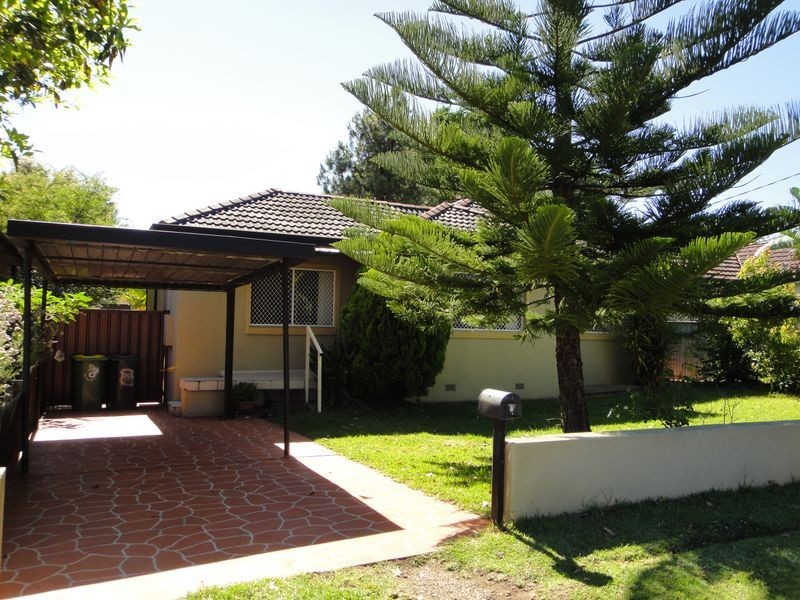 8 Haughton Street, Carramar NSW 2163