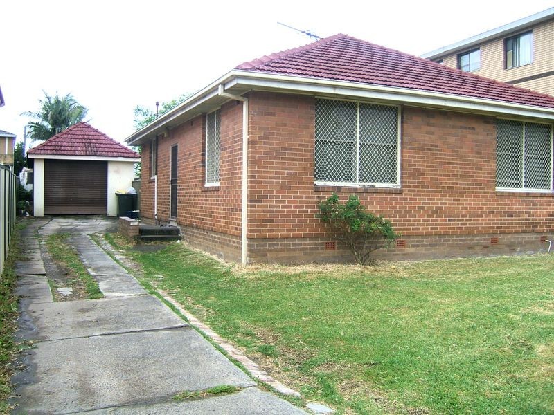 12 Gilbert Street, Cabramatta NSW 2166