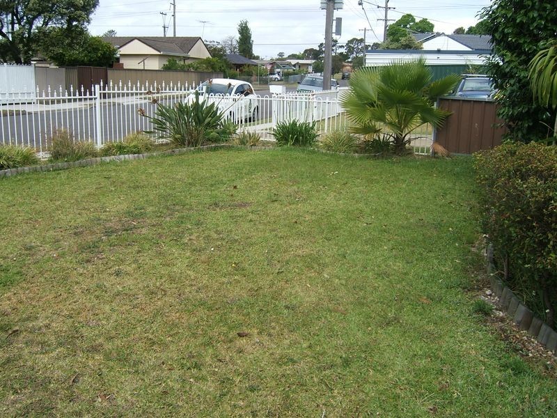 4 Mark Street, Canley Heights NSW 2166