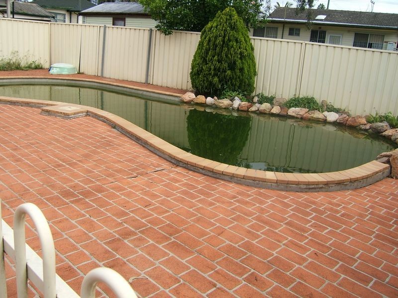 4 Mark Street, Canley Heights NSW 2166