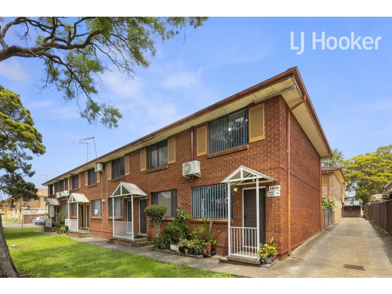 1/96 Longfield St, Cabramatta NSW 2166