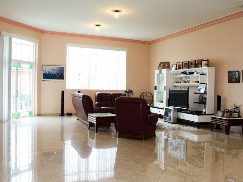 9 Hinder Close, Abbotsbury NSW 2176