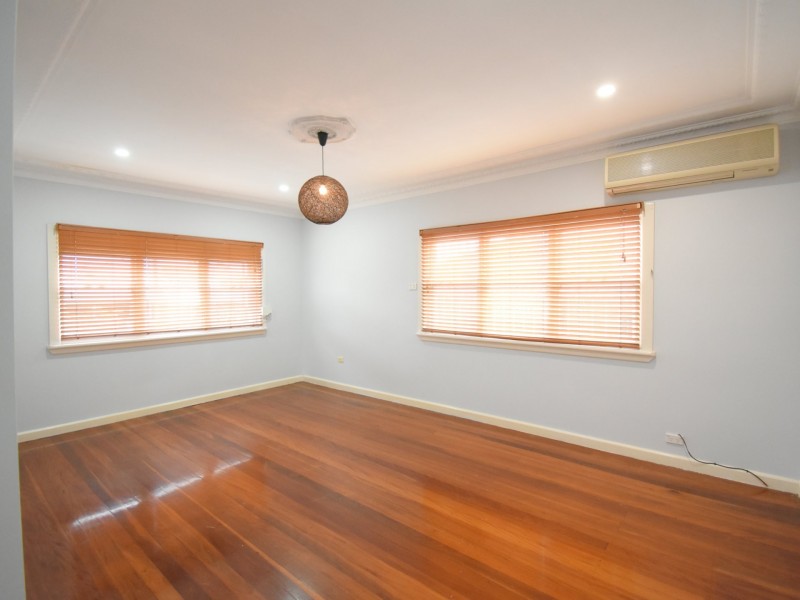 96 Meadows Rd, Mount Pritchard NSW 2170