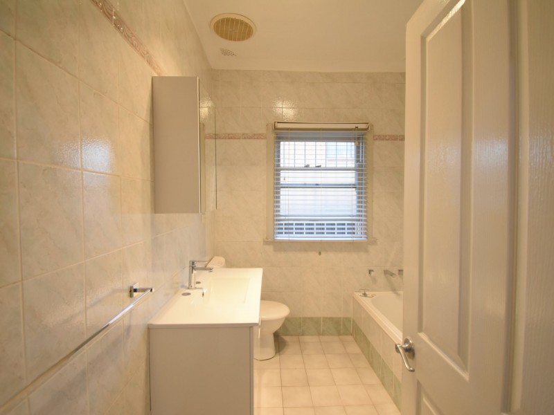 96 Meadows Rd, Mount Pritchard NSW 2170