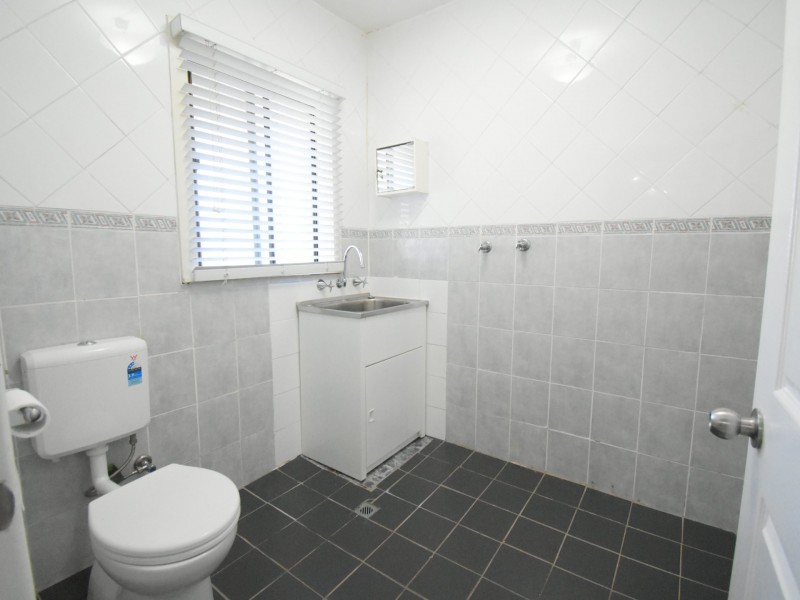 96 Meadows Rd, Mount Pritchard NSW 2170