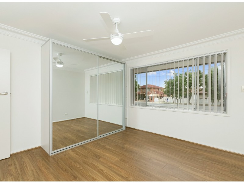 518 The Horsley Dr, Fairfield NSW 2165