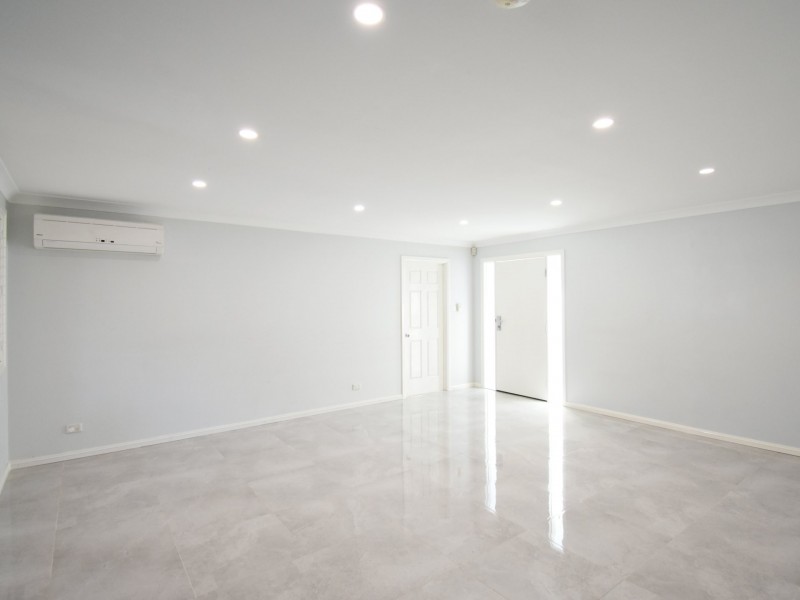 54 Whitsunday Circuit, Green Valley NSW 2168