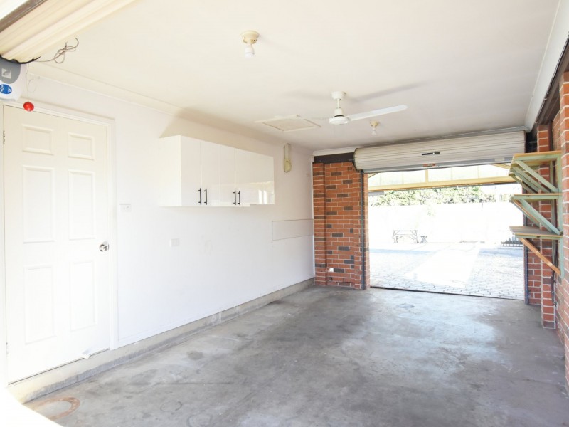 54 Whitsunday Circuit, Green Valley NSW 2168