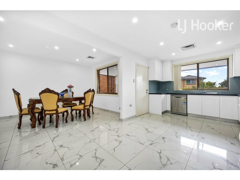 43 Oliveri Cr, Green Valley NSW 2168