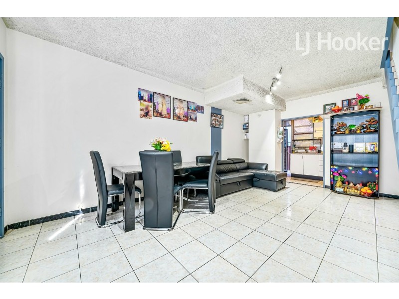 17/112 Longfield St, Cabramatta NSW 2166