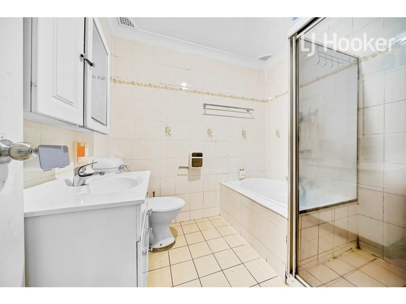 17/112 Longfield St, Cabramatta NSW 2166