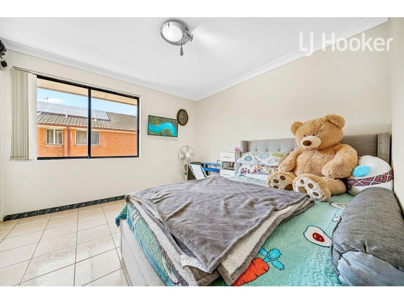 17/112 Longfield St, Cabramatta NSW 2166