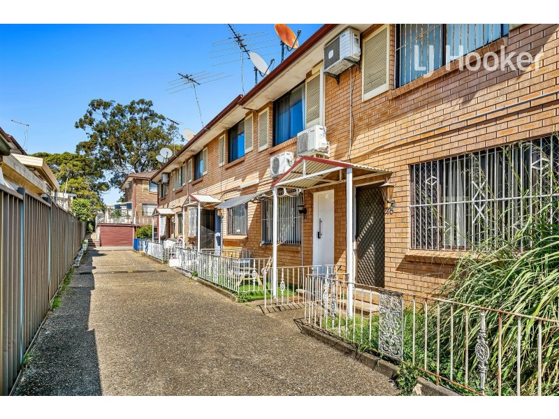 17/112 Longfield St, Cabramatta NSW 2166