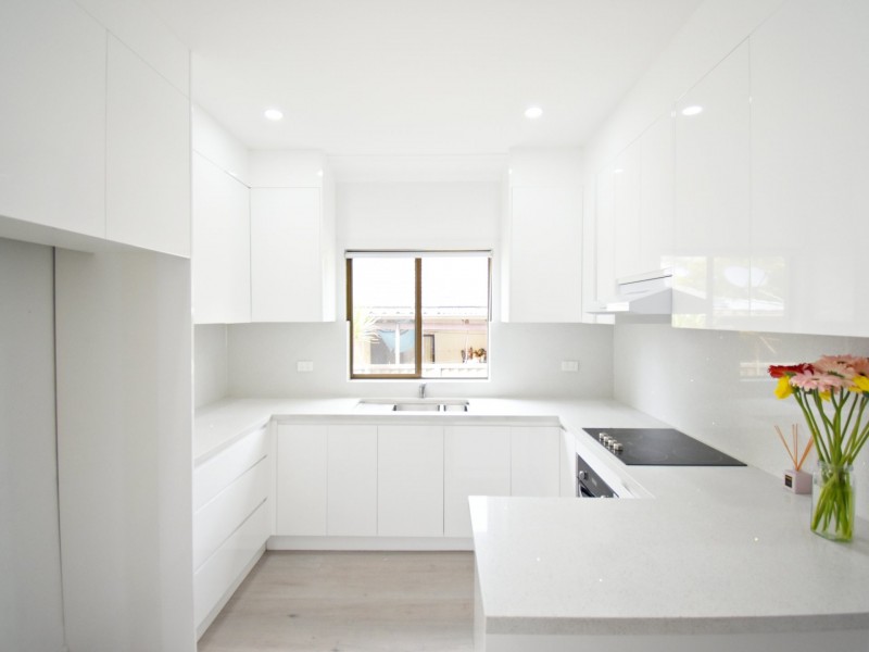 18 Phillip Ave, Cabramatta NSW 2166