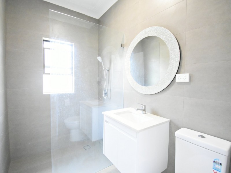 18 Phillip Ave, Cabramatta NSW 2166