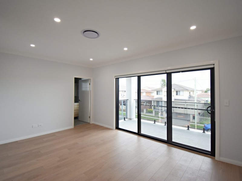 39 Arbutus st, Canley Heights NSW 2166