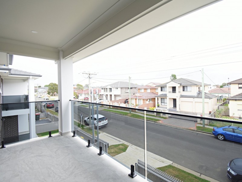 39 Arbutus st, Canley Heights NSW 2166