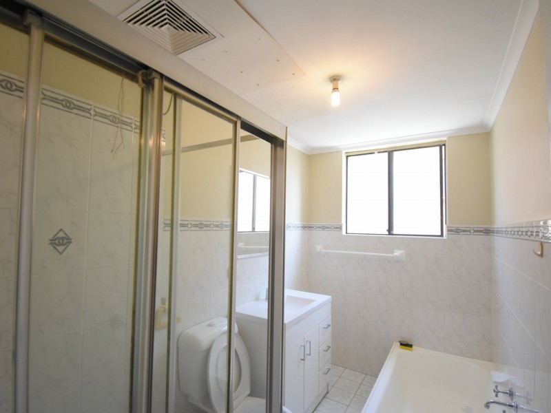 2/5 Acacia Street, Cabramatta NSW 2166