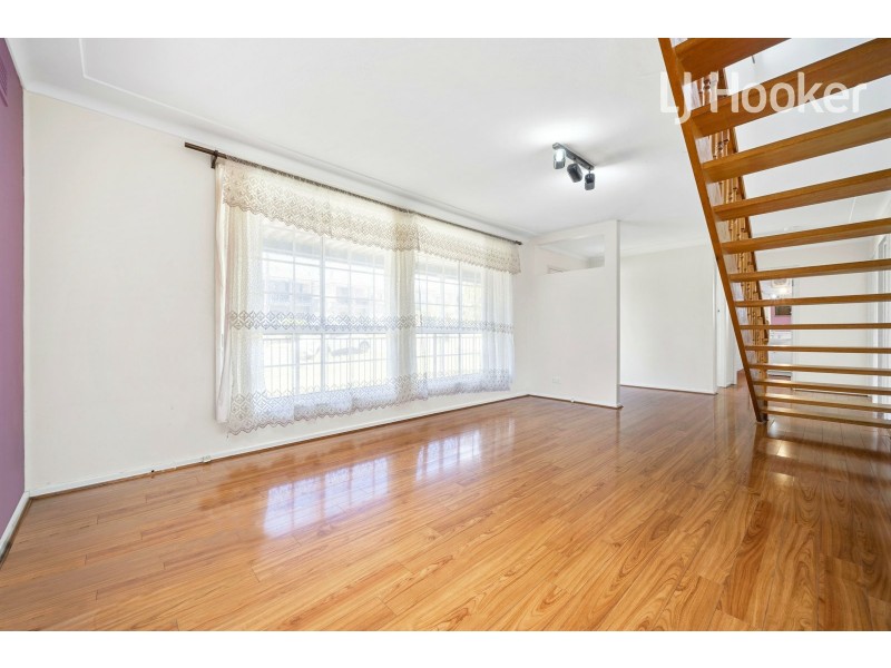 8 Stroker St, Canley Heights NSW 2166