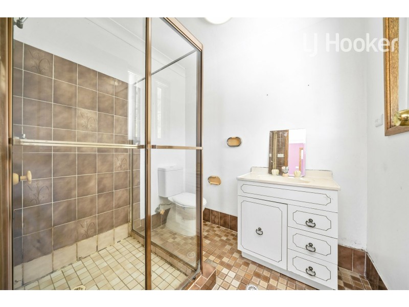 8 Stroker St, Canley Heights NSW 2166