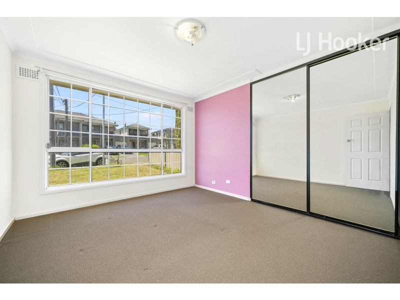 8 Stroker St, Canley Heights NSW 2166
