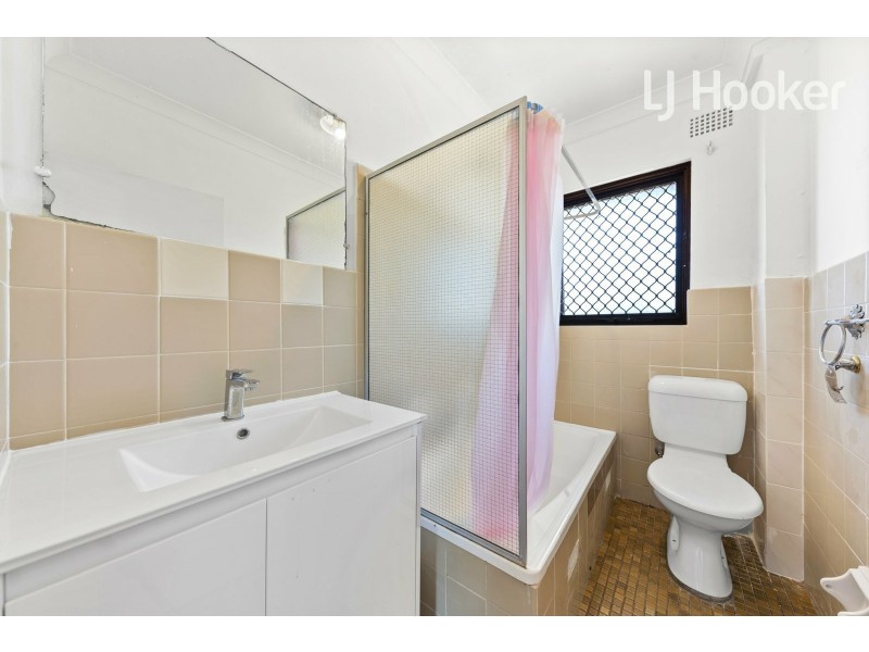 30/3 Gilbert St, Cabramatta NSW 2166