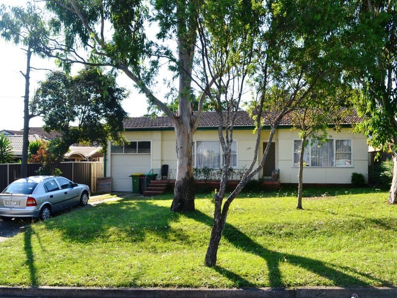 128 Flinders Road, Georges Hall NSW 2198