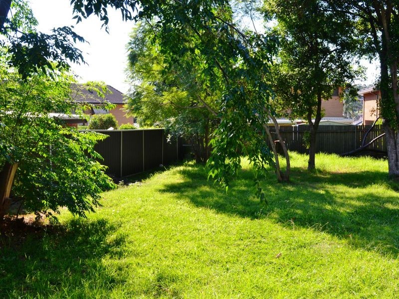 128 Flinders Road, Georges Hall NSW 2198