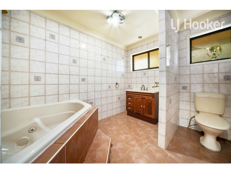 9 Fairlawn Cr, Lansvale NSW 2166