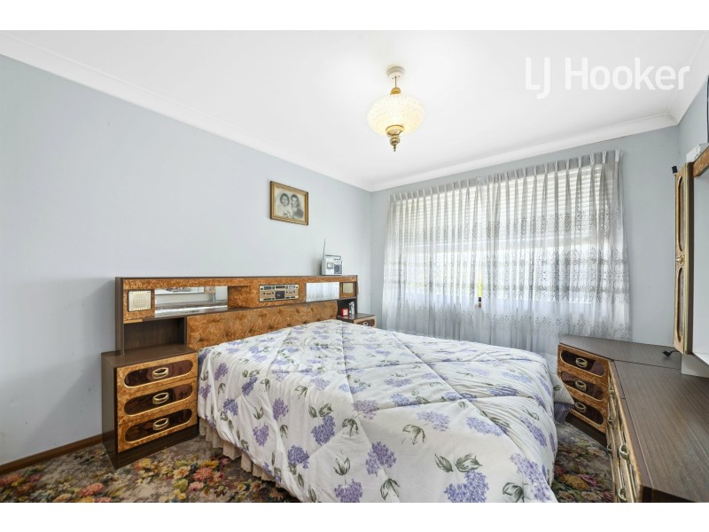 11 Wheatley St, St Johns Park NSW 2176