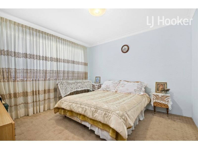 11 Wheatley St, St Johns Park NSW 2176