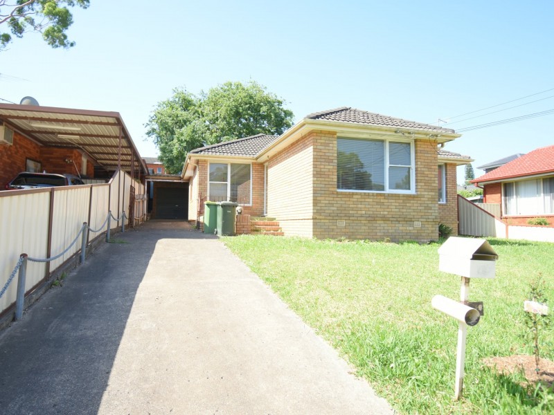 32 Stonehaven Parade, Cabramatta NSW 2166