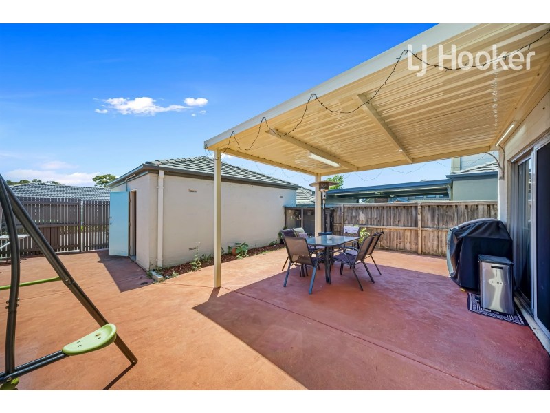 4 Glider Ave, Middleton Grange NSW 2171