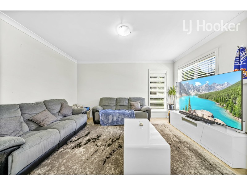 4 Glider Ave, Middleton Grange NSW 2171