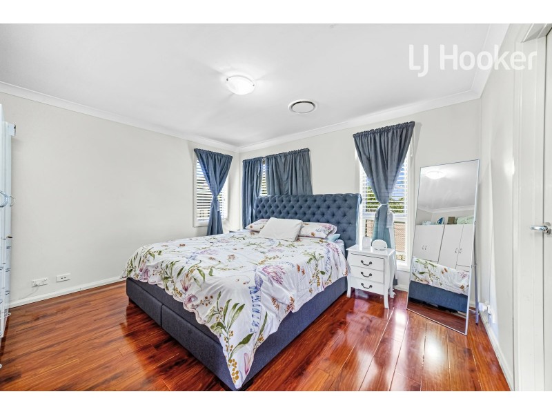4 Glider Ave, Middleton Grange NSW 2171