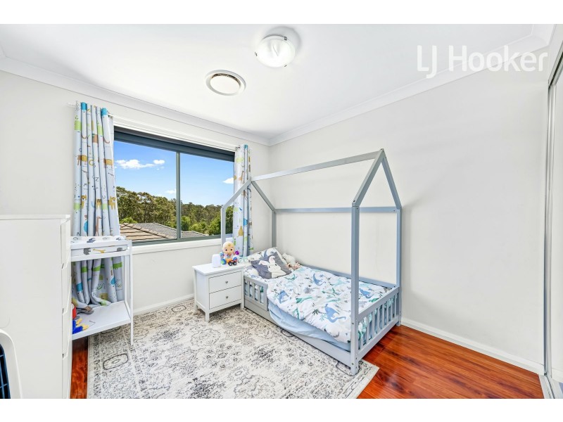 4 Glider Ave, Middleton Grange NSW 2171