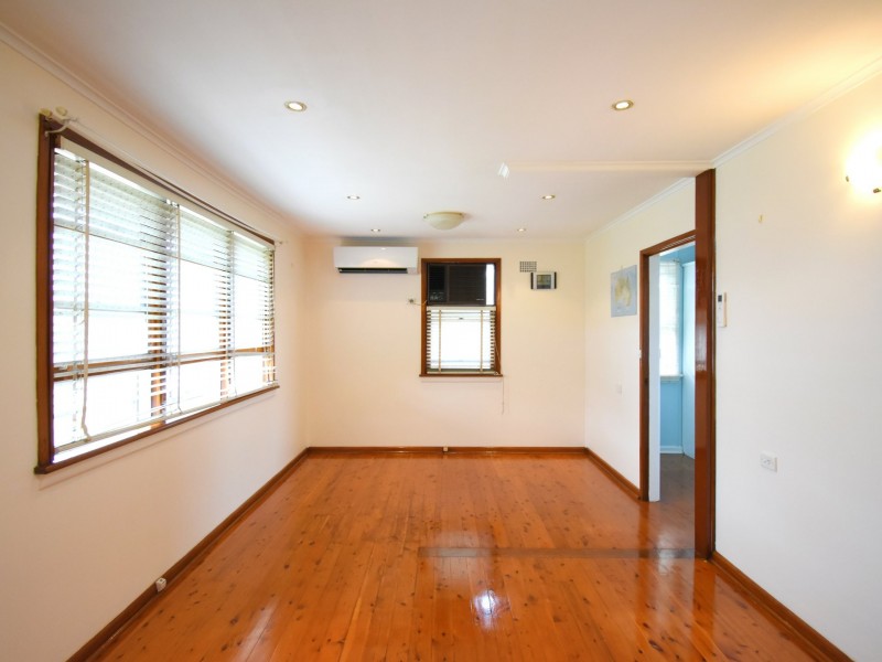10 Quiros Avenue, Fairfield West NSW 2165
