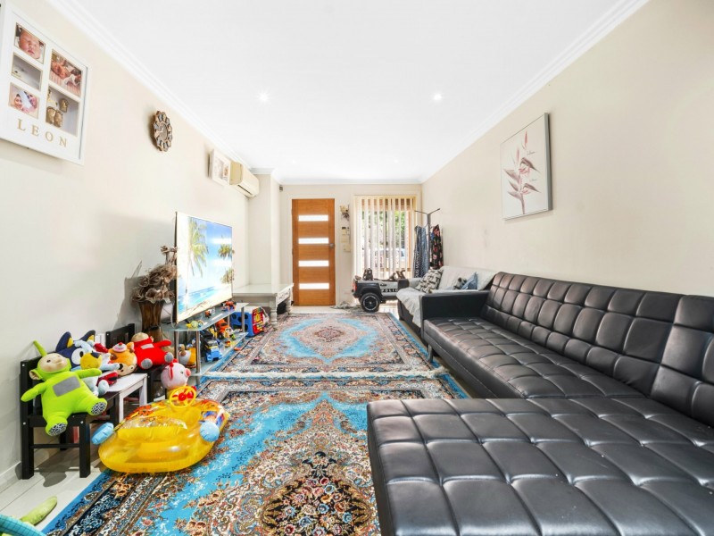 6a Foxlow St, Canley Heights NSW 2166