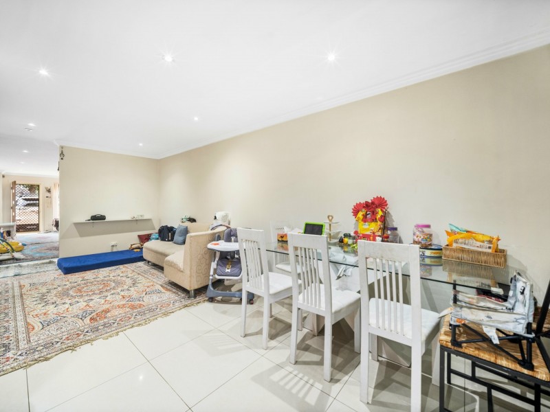 6a Foxlow St, Canley Heights NSW 2166