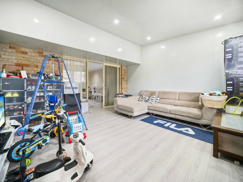 6a Foxlow St, Canley Heights NSW 2166