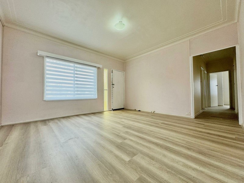 6 GLEN PL, Pendle Hill NSW 2145