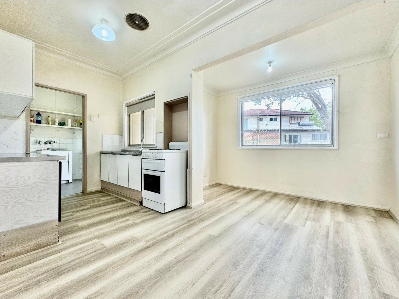 6 GLEN PL, Pendle Hill NSW 2145