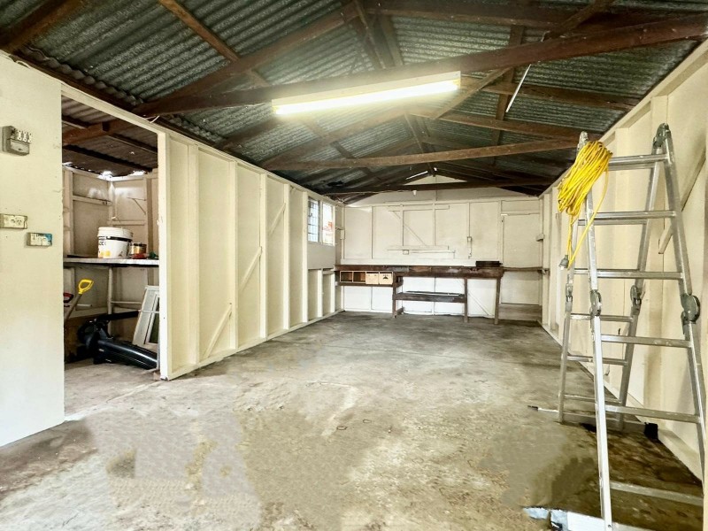 6 GLEN PL, Pendle Hill NSW 2145