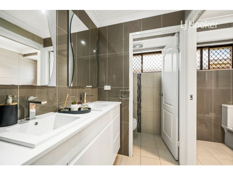 6 FUCHSIA PLACE, Bossley Park NSW 2176