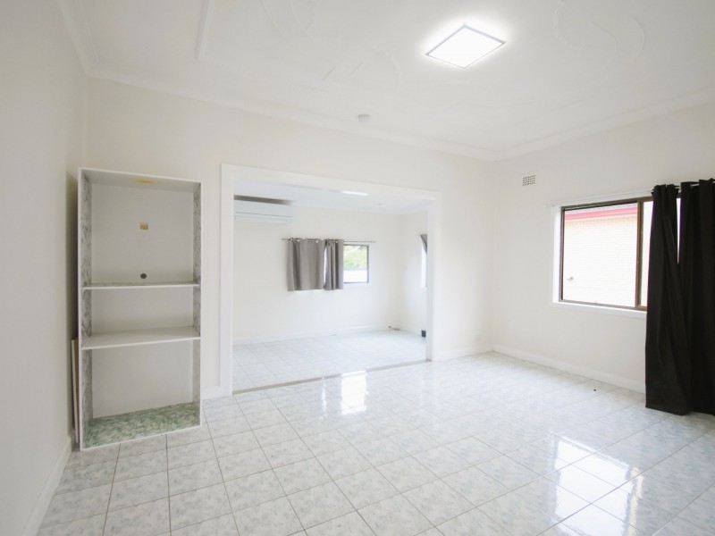 35 Orchard road, Fairfield NSW 2165