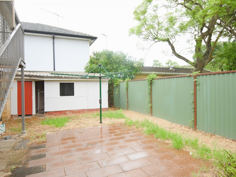 35 Orchard road, Fairfield NSW 2165