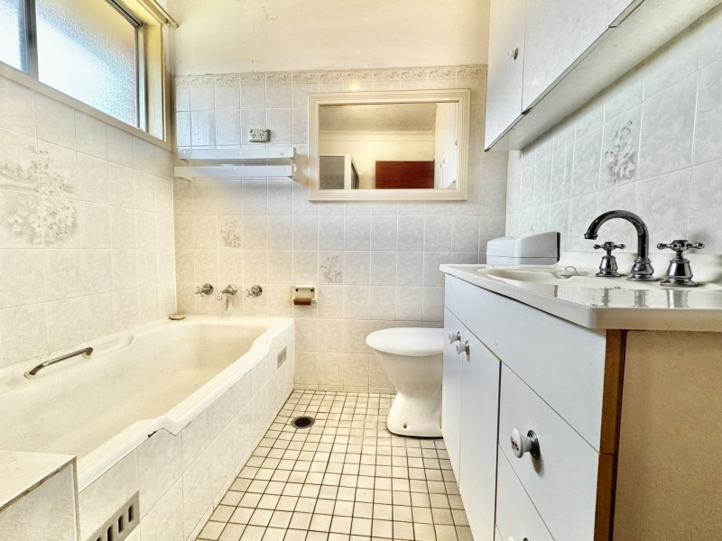 6 PAGE PLACE, Cabramatta West NSW 2166