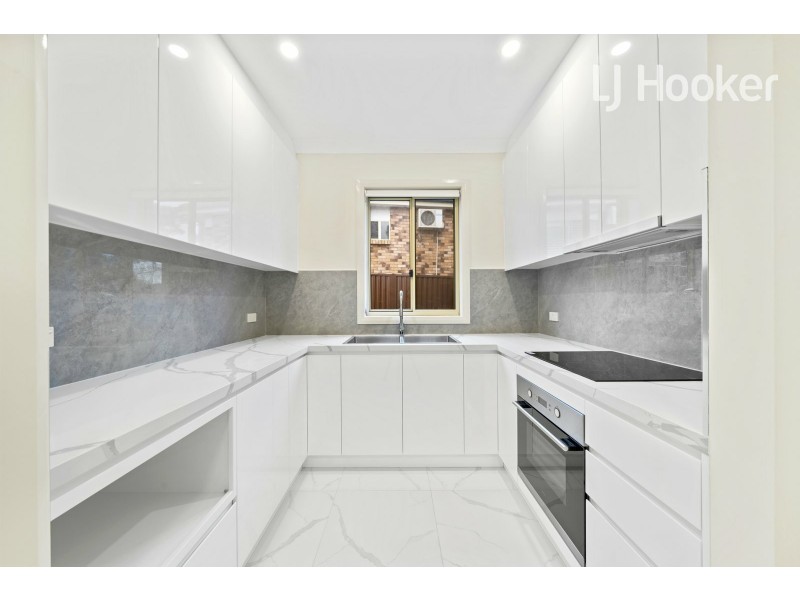 9 Woods Ave, Cabramatta NSW 2166