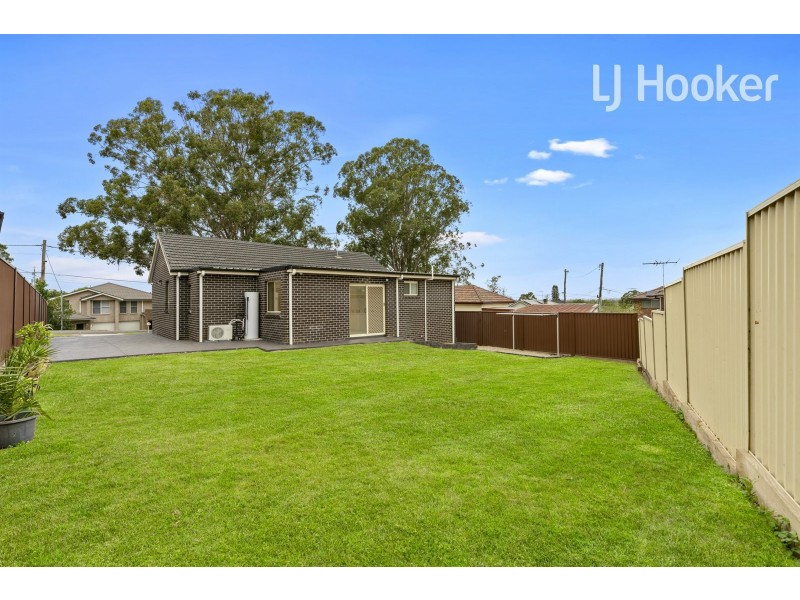 9 Woods Ave, Cabramatta NSW 2166